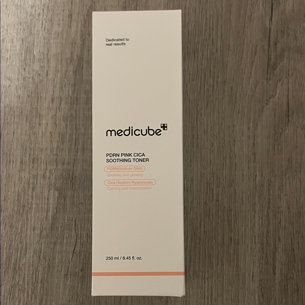 Medicube PDRN Pink Cica Soothing Toner — Pink